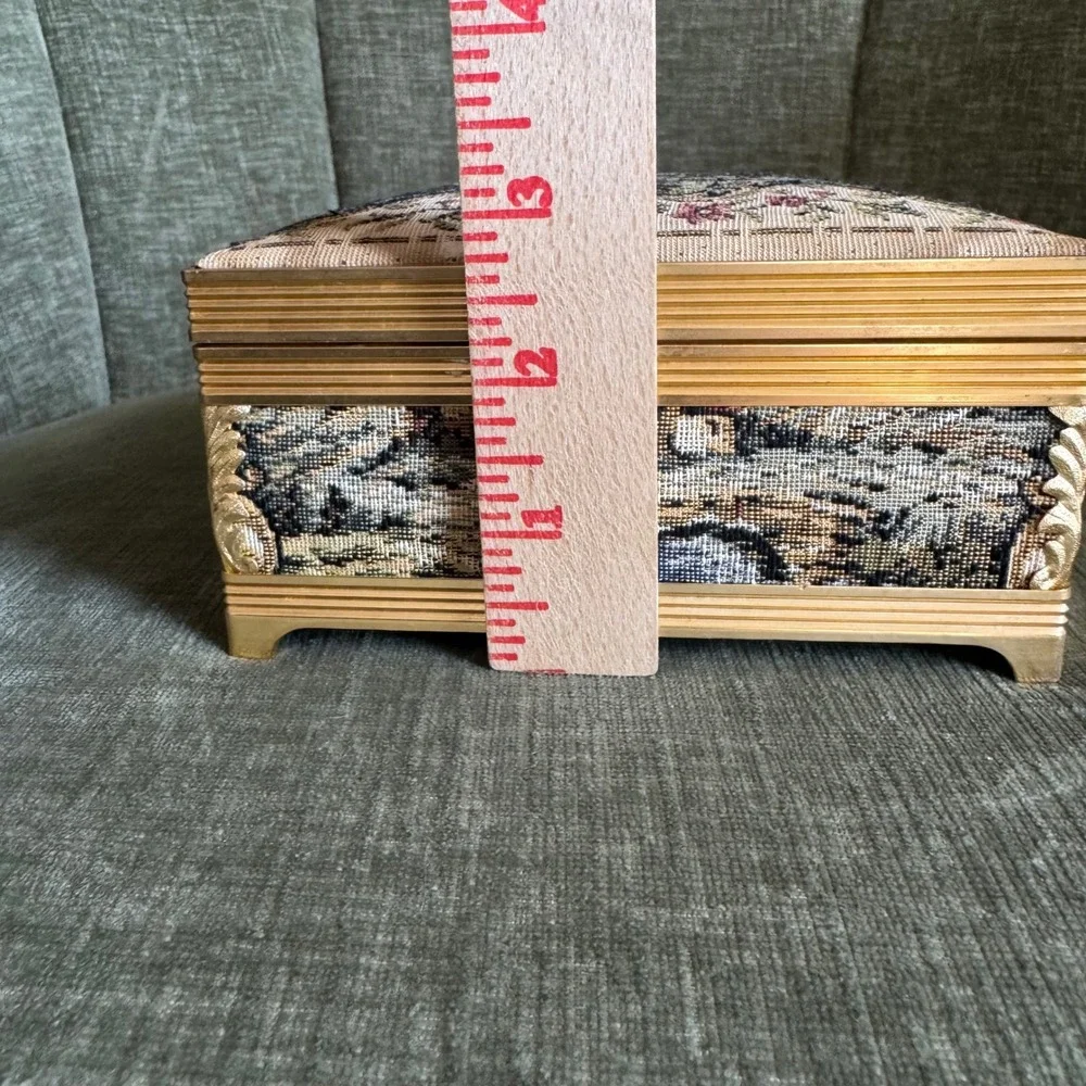 Vintage Tapestry Music Jewelry Box Gold Tone Floral Landscape Velvet‎ Works